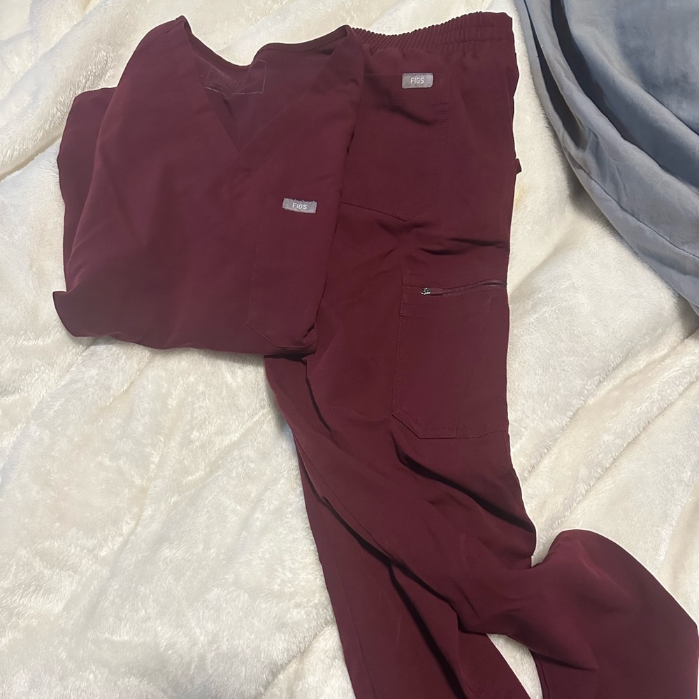 Figs scrubs; top XS bottoms S